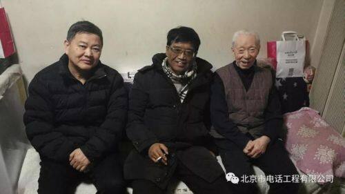 公司領導慰問職工家屬